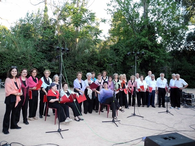 Η Χορωδία των ΚΑΠΗ Βύρωνα με επιτυχία στο 6ο Καλλιτεχνικό Φεστιβάλ Τρίτης Ηλικίας Χαλανδρίου