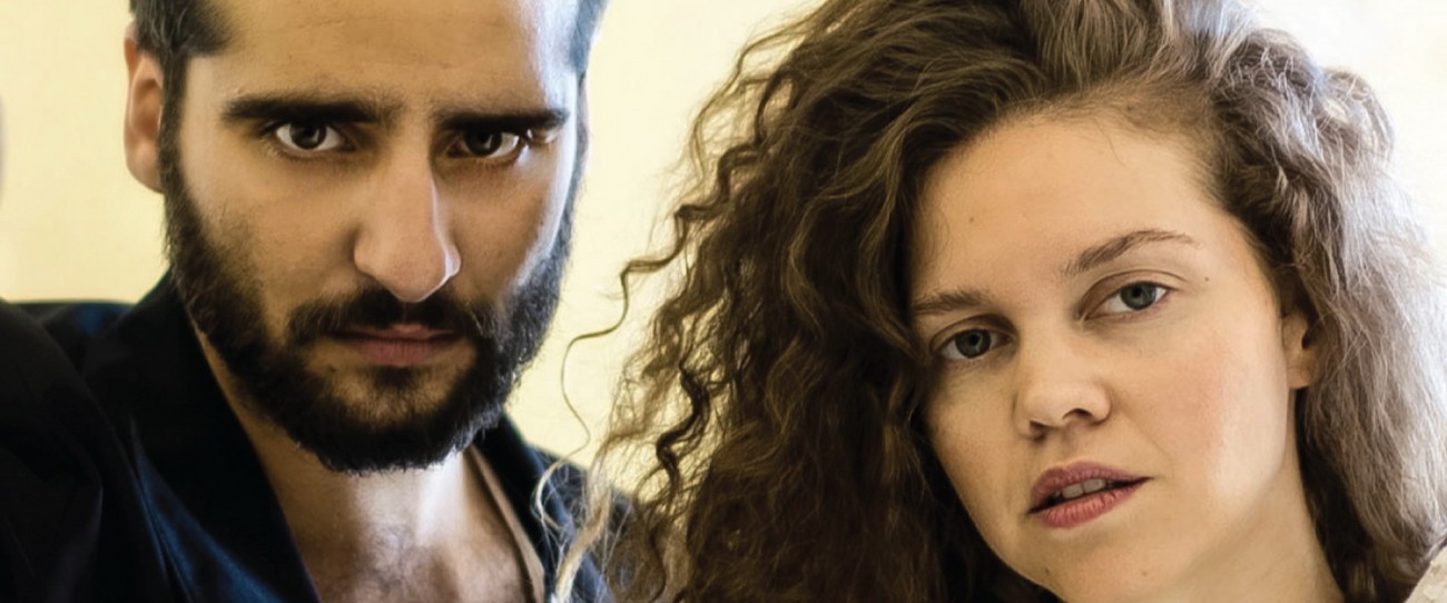 «ΟΙ ΚΑΤΩ ΑΠ' ΤΑ ΑΣΤΕΡΙΑ», Φεστιβάλ «Στη Σκιά των Βράχων», Θεατρική Παράσταση, Δευτέρα 22 Ιουλίου,  Ώρα: 21:00 