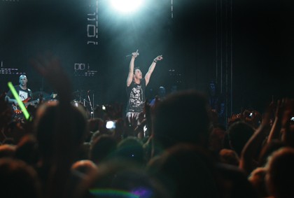 «Χέρια ψηλά» στο Θέατρο Βράχων 