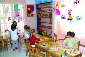 Ανοιχτή κλήρωση στο Δήμο Βύρωνα για την κάλυψη 57 κενών θέσεων παιδιών στους Δημοτικούς Παιδικούς Σταθμούς