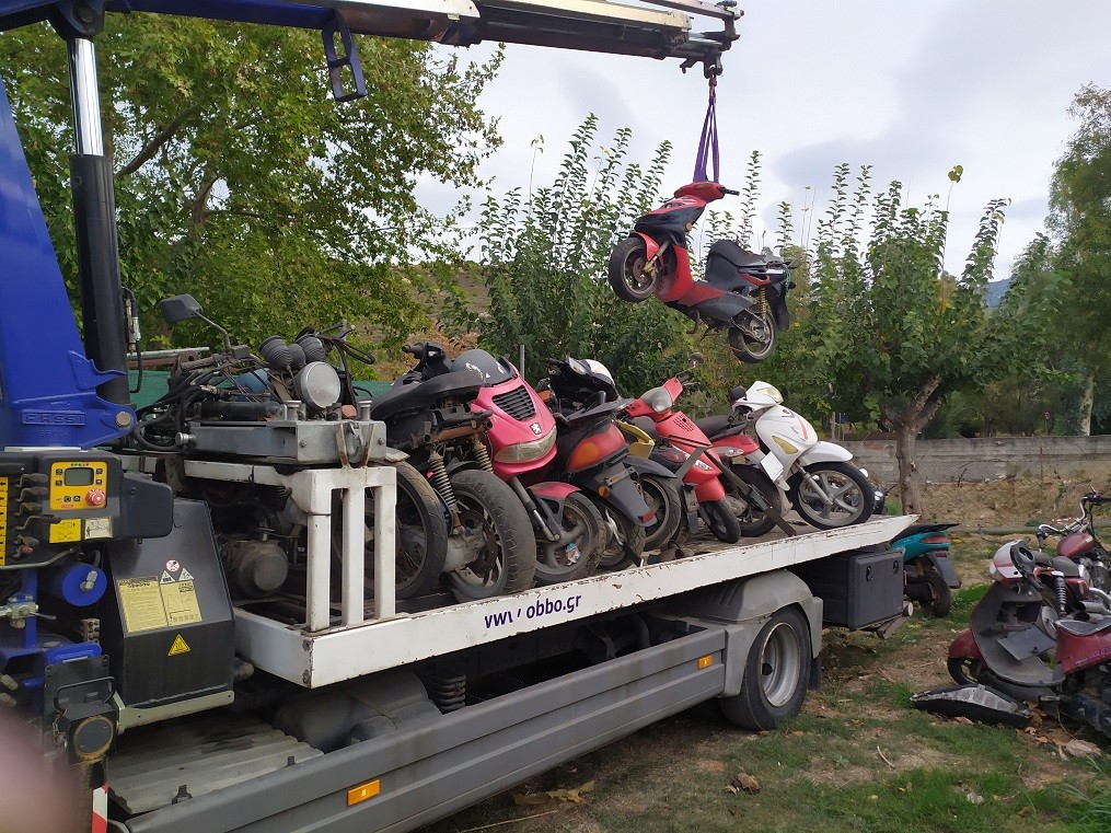 Απόσυρση εγκαταλελειμμένων δικύκλων 