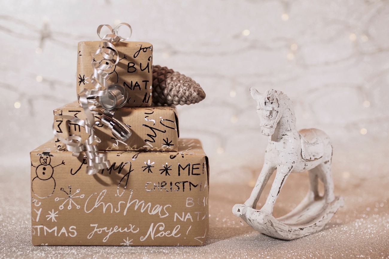 Κάλεσμα συγκέντρωσης παιχνιδιών και γλυκισμάτων για τα ανήλικα μέλη οικογενειών των Κοινωνικών Δομών Βύρωνα