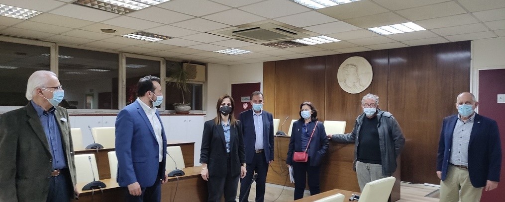 Ενημέρωση βουλευτών ΣΥΡΙΖΑ – ΠΣ για τη δικαστική διαμάχη σχετικά με τα Θέατρα Βράχων