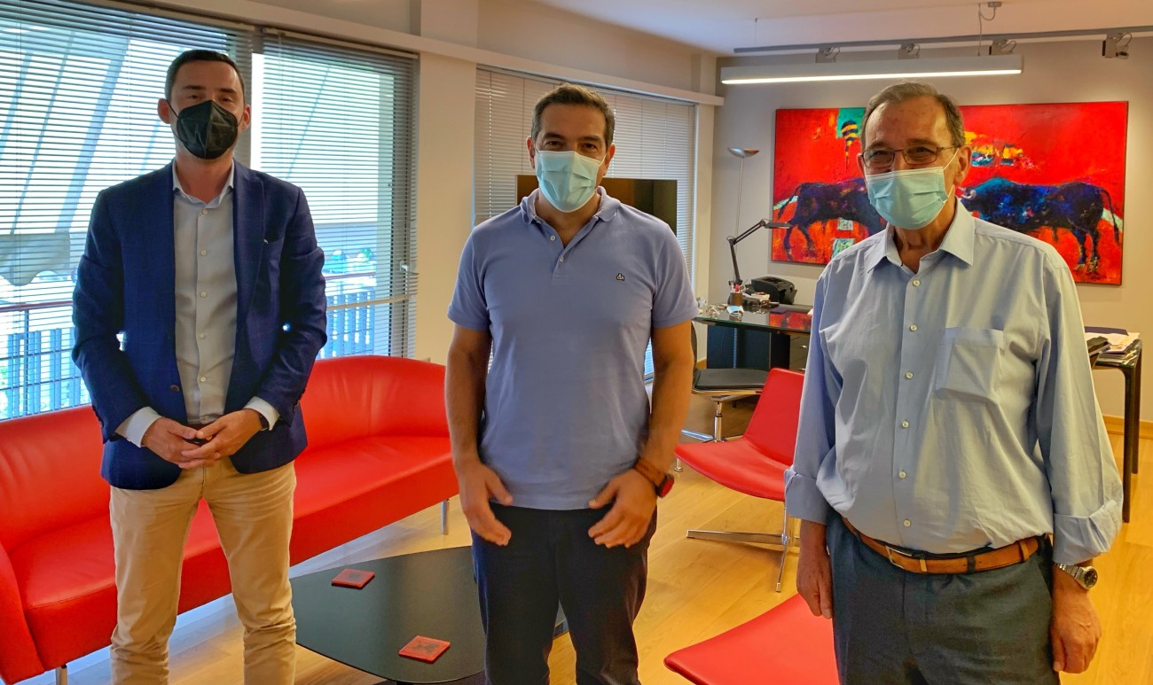 Με τον Αλέξη Τσίπρα συναντήθηκαν οι δήμαρχοι Βύρωνα και Δάφνης-Υμηττού για τα θέατρα Βράχων