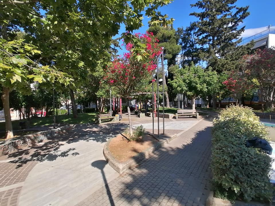 Eργασίες συντήρησης και αποκατάστασης σε πλατείες του Δήμου Βύρωνα