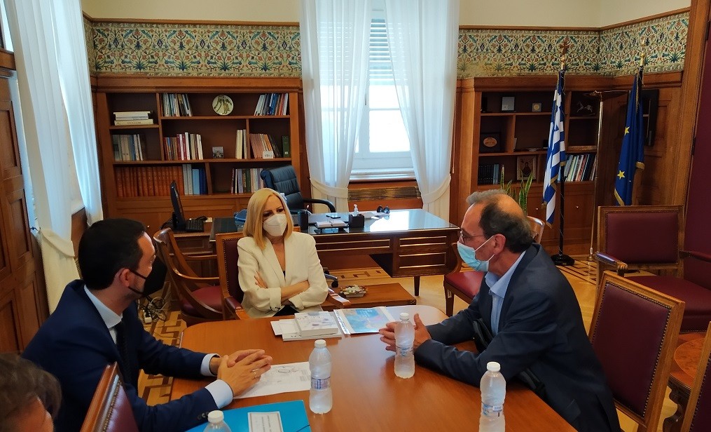 Με την Πρόεδρο του ΚΙΝ.ΑΛ. συναντήθηκαν οι δήμαρχοι Βύρωνα και Δάφνης-Υμηττού για τα Θέατρα Βράχων