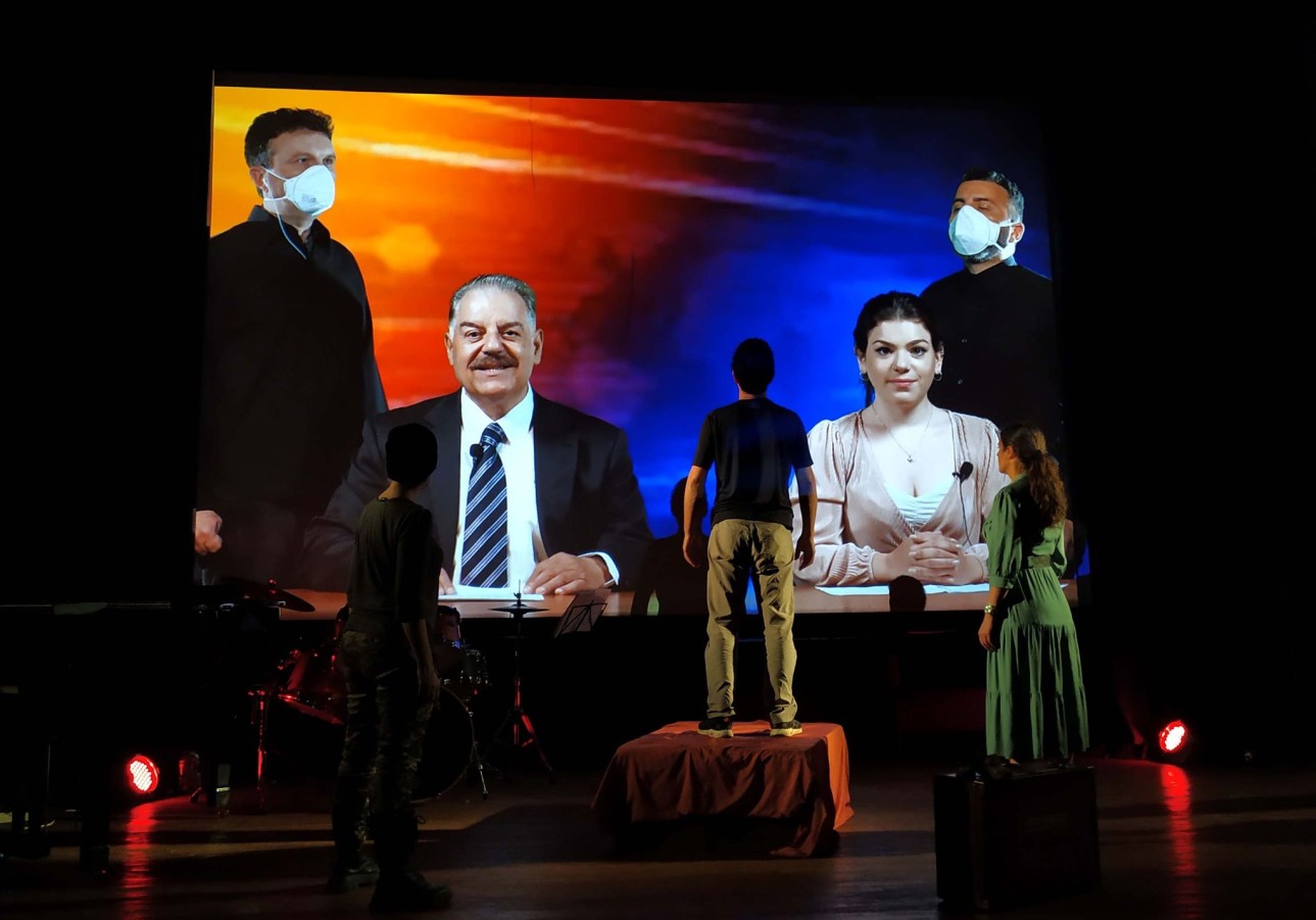 Διατίθενται προσκλήσεις για την θεατρική παράσταση «Βιοχημεία»  παραγωγής του Τμήματος Πολιτισμού Δήμου Βύρωνα