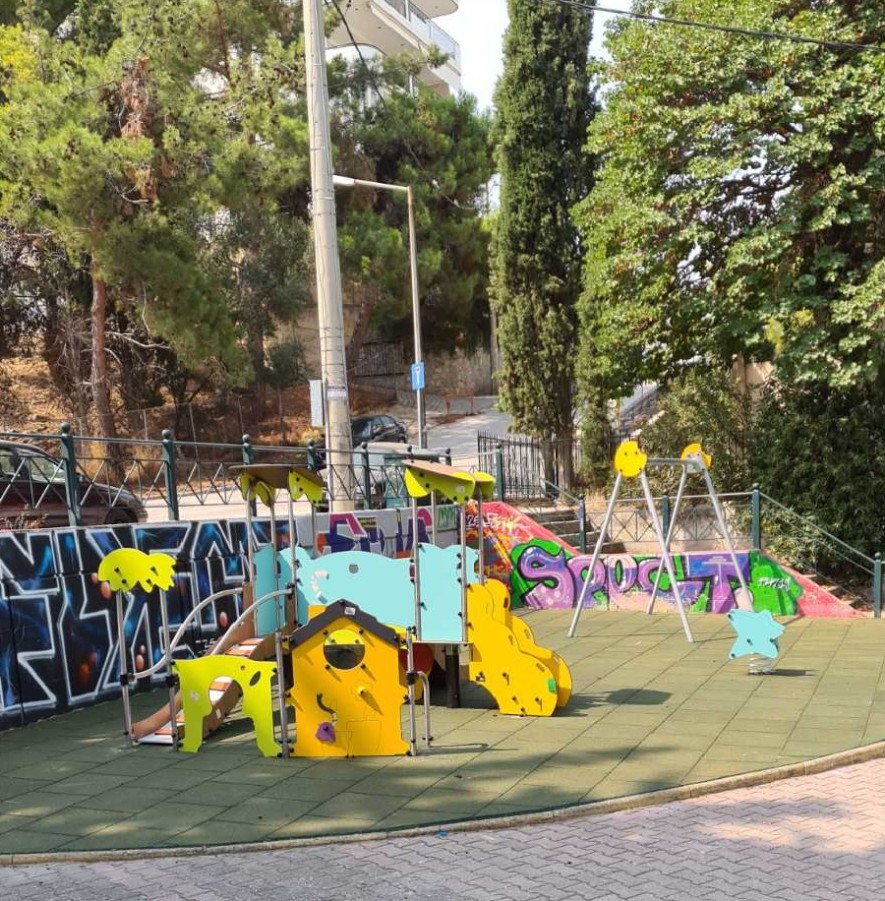 Ολοκληρώθηκαν οι εργασίες ανακαίνισης της παιδικής χαράς στην Παύλου Μελά