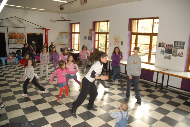 Με χορό συνεχίστηκε το Πρόγραμμα Δημιουργικής Απασχόλησης του Δήμου Βύρωνα