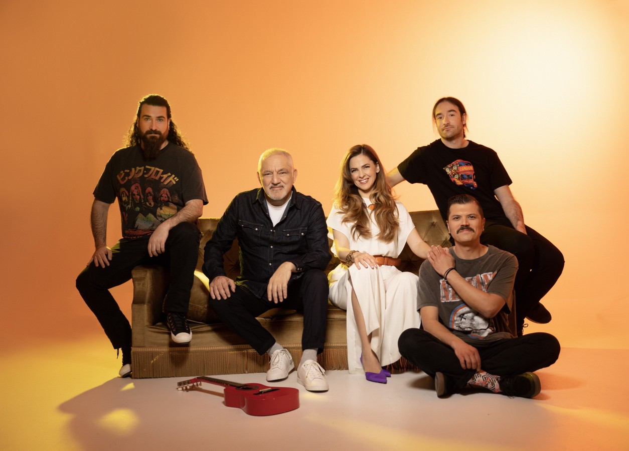 ΝΙΚΟΣ ΠΟΡΤΟΚΑΛΟΓΛΟΥ / ΡΕΝΑ ΜΟΡΦΗ - Δευτέρα 19 Ιουνίου- ΦΕΣΤΙΒΑΛ ΣΤΗ ΣΚΙΑ ΤΩΝ ΒΡΑΧΩΝ