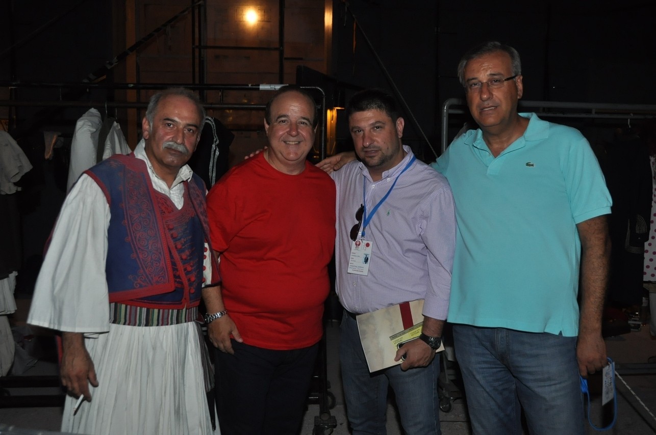 Η παράσταση «Η Ελλάδα ποτέ δεν πεθαίνει» στο Θέατρο Βράχων