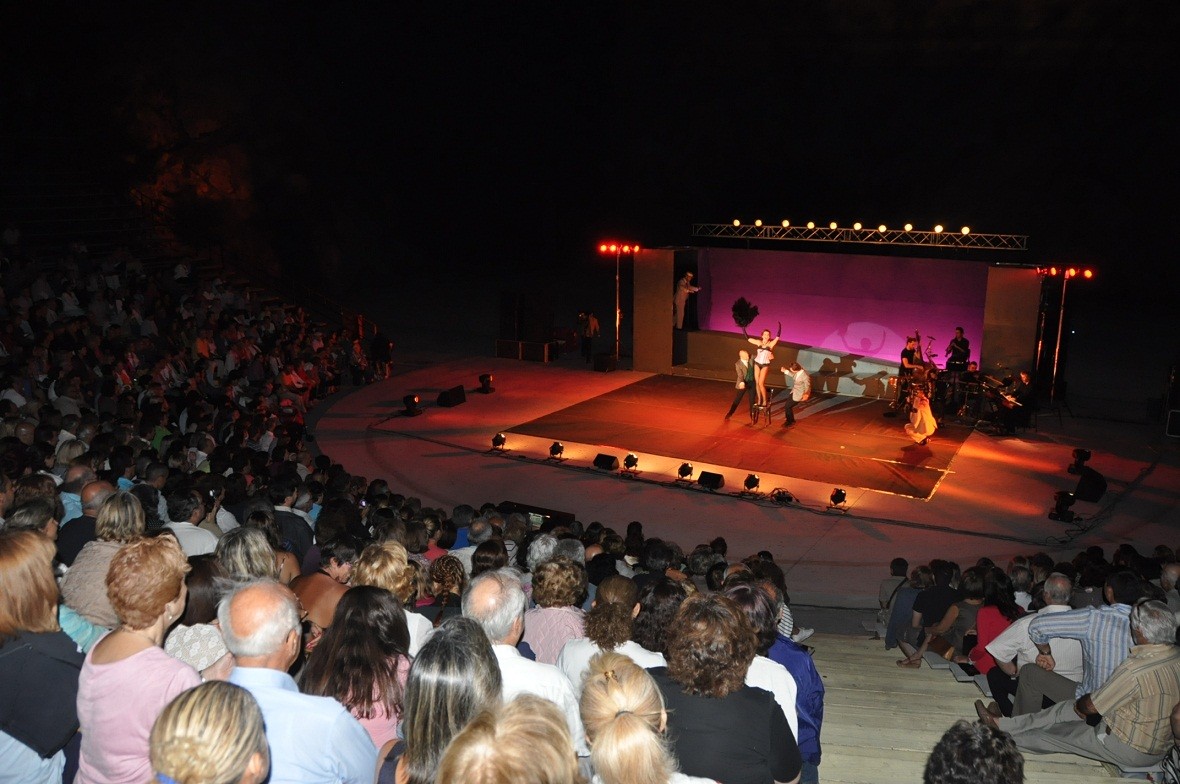 «Αναζητώντας τον Αττίκ» στη Σκιά των Βράχων