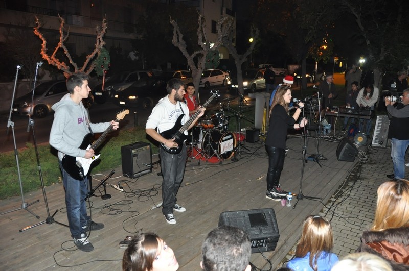 Κάναμε βόλτα με ποδήλατο και ανάψαμε το δέντρο μας