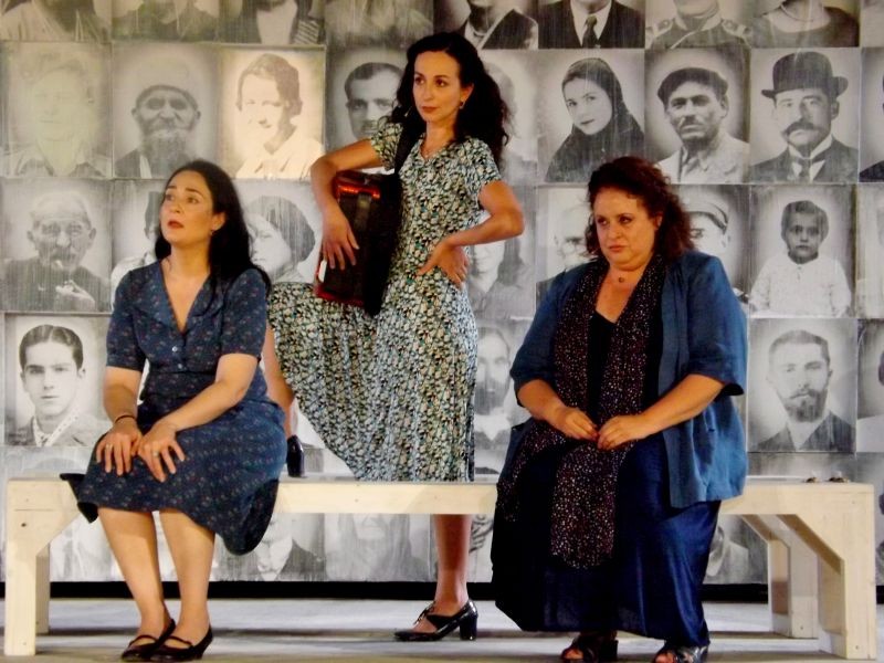 «Κοινός Λόγος» από το Θέατρο Νέου Κόσμου «στη σκιά των Βράχων»