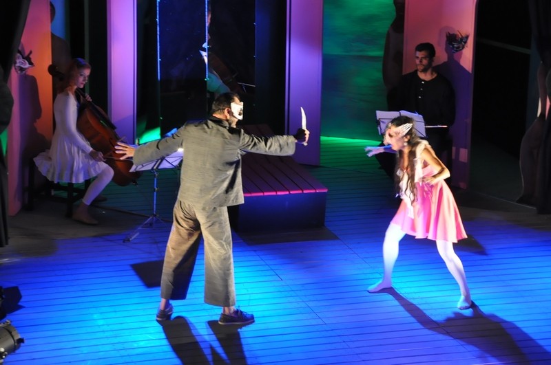 Ο έρωτας των «Περλιμπλίν και Μπελίσα» «Στη σκιά των Βράχων»