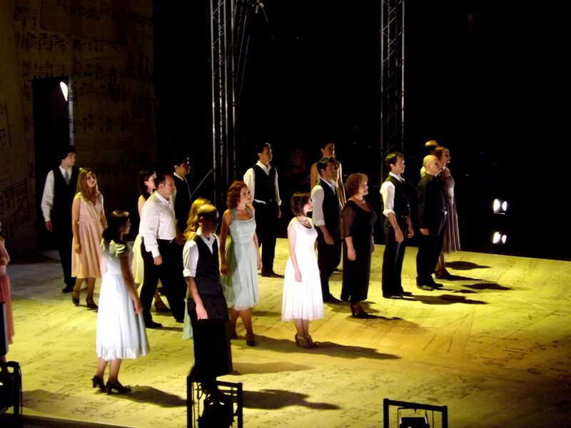 Συγκίνησε το κοινό η μουσικοθεατρική παράσταση Μίκης Θεοδωράκης «Ποιος τη ζωή μου…» 