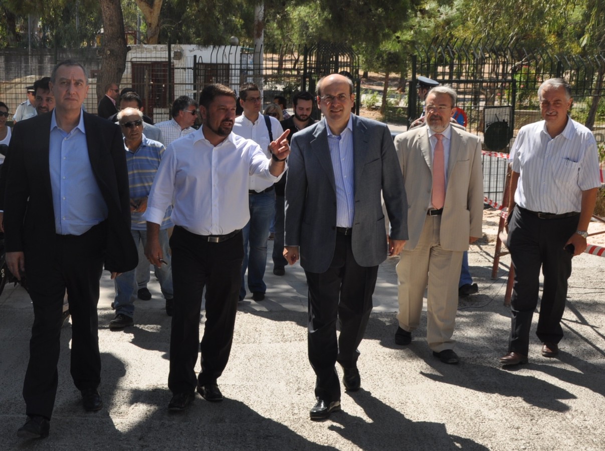 Το εργοτάξιο του Κολυμβητηρίου Βύρωνα επισκέφτηκαν ο Υπουργός Ανάπτυξης και ο Υπουργός Εσωτερικών