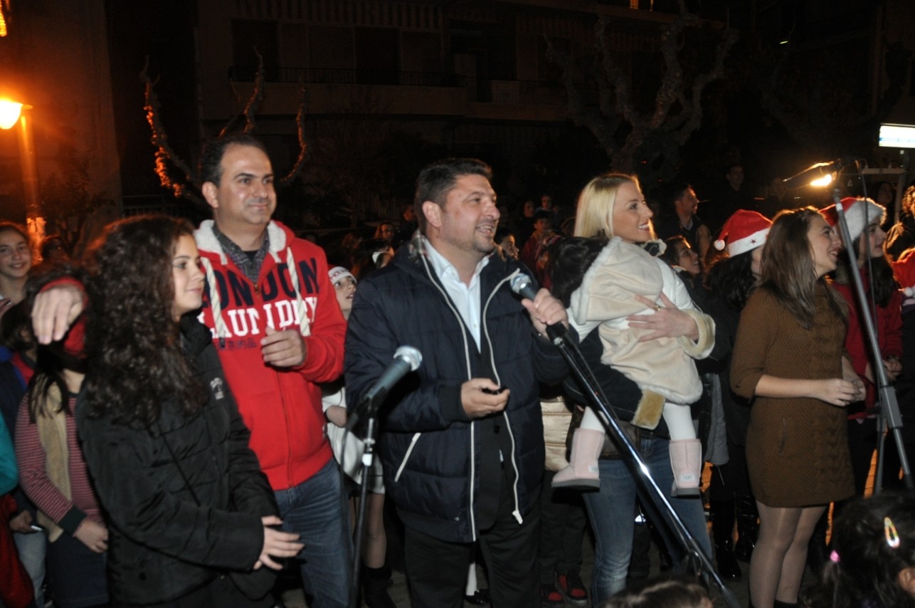 Χριστουγεννιάτικο φως στον Δήμο Βύρωνα!