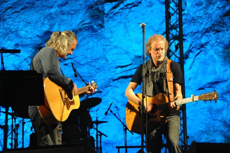 Με Πασχαλίδη και Θηβαίο «άνοιξε» αυλαία το Φεστιβάλ «Στη σκιά των Βράχων»