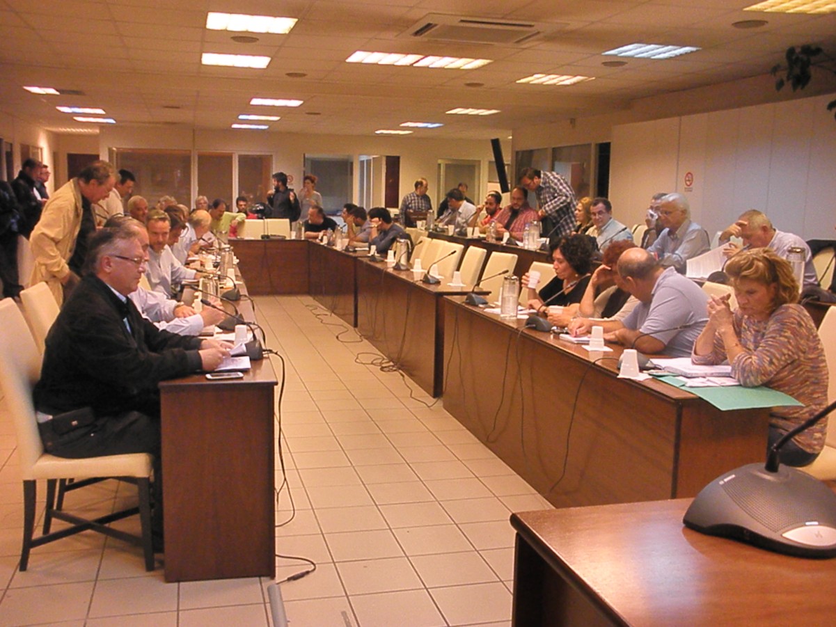 Απόφαση Δημοτικού Συμβουλίου Δήμου Βύρωνα για την αποστολή ή μη στοιχείων υπαλλήλων για επανέλεγχο μετατροπής συμβάσεων