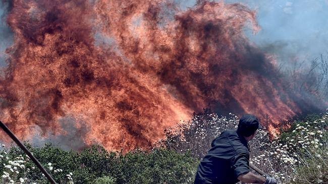 Μεγάλης Έκτασης Πυρκαγιά στον Βύρωνα