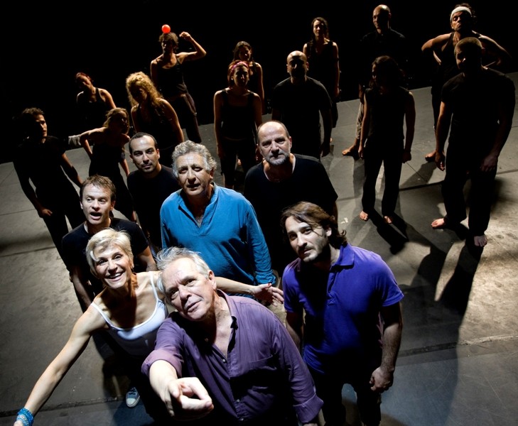 ΣΤΗ ΣΚΙΑ ΤΩΝ ΒΡΑΧΩΝ 2009 - Θεατρική Παράσταση ΟΡΝΙΘΕΣ του Αριστοφάνη