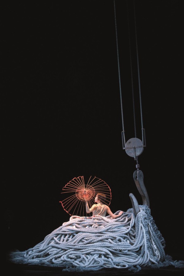 Κέντρο Μελέτης Χορού Ισιδώρας Ντάνκαν: Εργαστήριο με θέμα «To Σώμα στο Χώρο-η αισθησιακή εμπειρία της Σκηνογραφίας και του Χορού» Σάββατο 27 και Κυριακή 28 Φεβρουαρίου 2016, 6-9 μμ