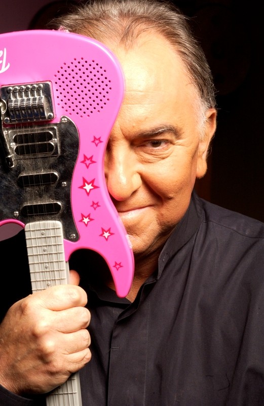 ΣΤΗ ΣΚΙΑ ΤΩΝ ΒΡΑΧΩΝ 2009 - Συναυλία Αφιέρωμα 30 ΧΡΟΝΙΑ ΓΙΑΝΝΗΣ ΚΟΥΤΡΑΣ