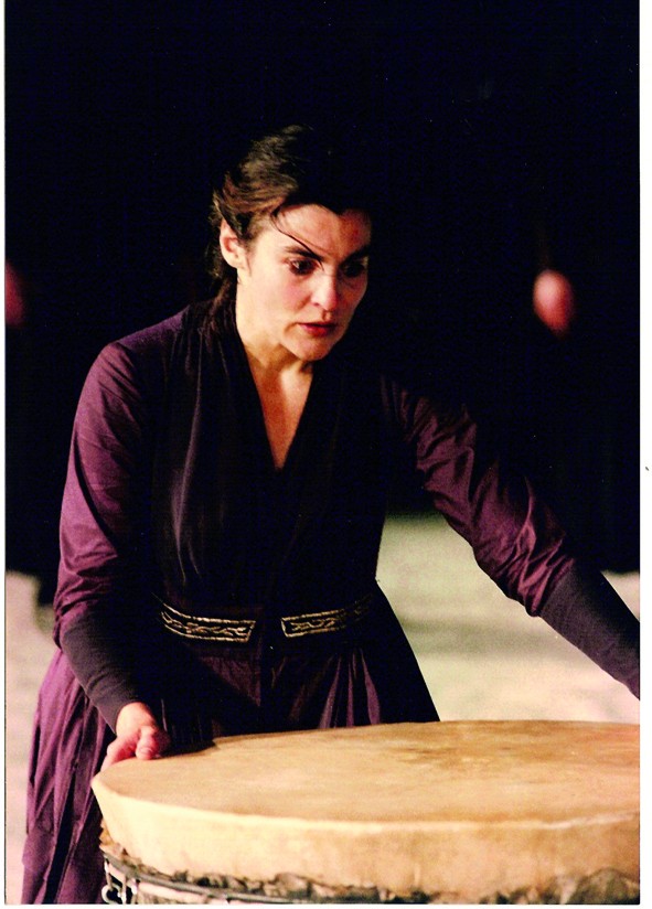 ΣΤΗ ΣΚΙΑ ΤΩΝ ΒΡΑΧΩΝ 2009 - Θεατρική Παράσταση ΧΟΗΦΟΡΕΣ του Αισχύλου