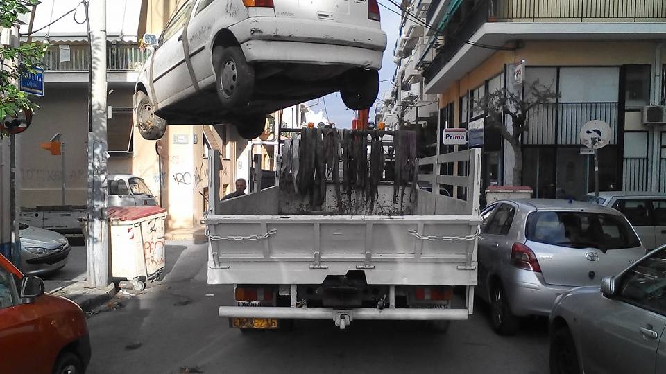 Απόσυρση εγκαταλελειμμένων οχημάτων στο Δήμο Βύρωνα