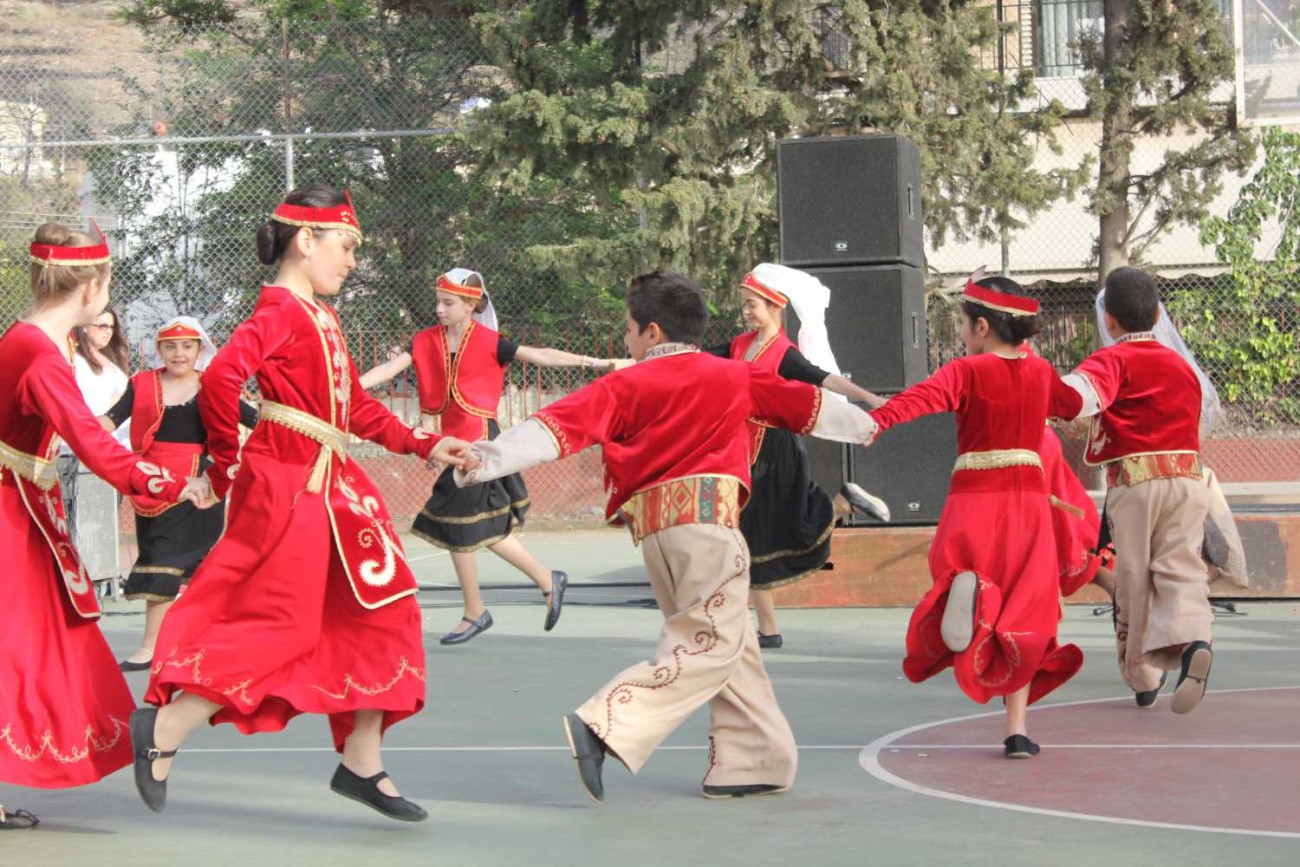 Ολοκληρώθηκε το Φεστιβάλ Καρέα 2016 «Μια πολύχρωμη γειτονιά»