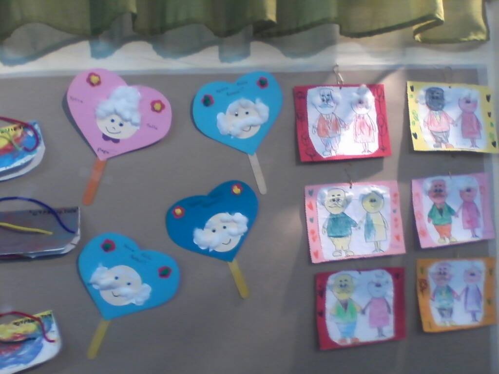 Στιγμιότυπα από την Εκθεση Ζωγραφικής που διοργάνωσε το Κ.Α.Π.Η Δήμου Βύρωνα, με την συμμετοχή των μελών και των 3 Κ.Α.Π.Η του σε ελεύθερο θέμα ζωγραφικής δεξιοτεχνίας τους 