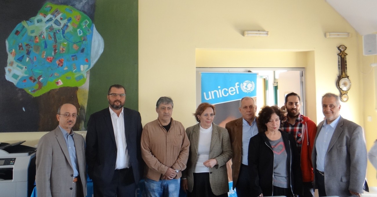 Η UNICEF και ο Δήμος Βύρωνα μοίρασαν στους μαθητές του 10ου Δημ. Σχολείου τσάντες με σχολικά είδη