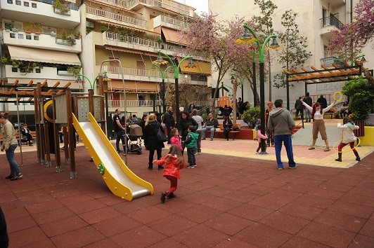 Ο Δήμος Βύρωνα ανακατασκευάζει τις Παιδικές Χαρές