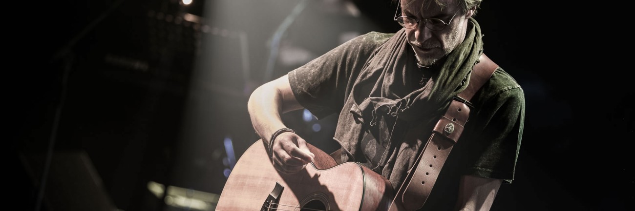 ΦΕΣΤΙΒΑΛ ΣΤΗΝ ΣΚΙΑ ΤΩΝ ΒΡΑΧΩΝ: ΜΙΛΤΟΣ ΠΑΣΧΑΛΙΔΗΣ - Παρασκευή 22 Ιουνίου