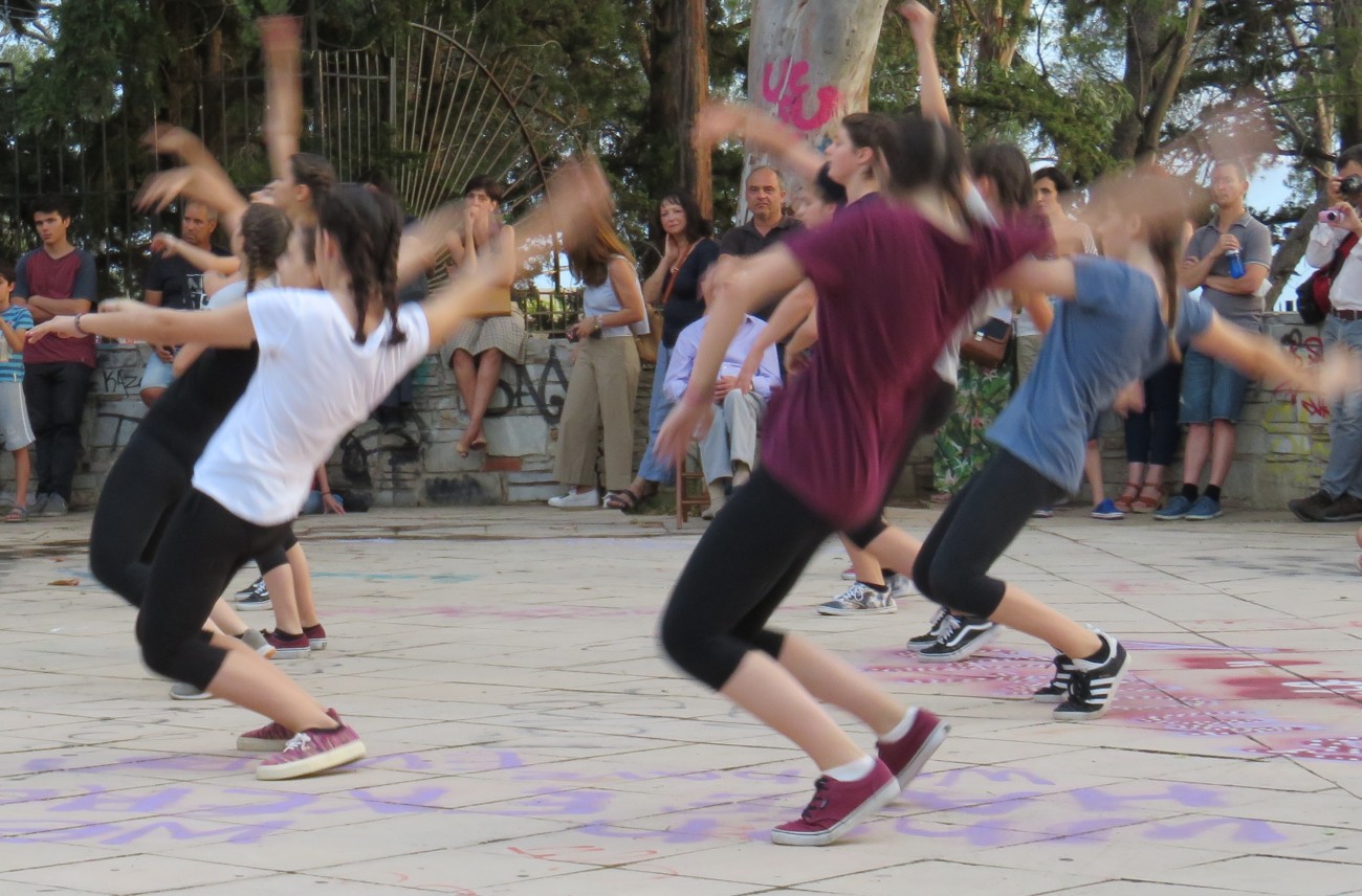 “Τα παιχνίδια της αυλής “, από το Κέντρο Μελέτης Χορού Ι. & Ρ. Ντάνκαν