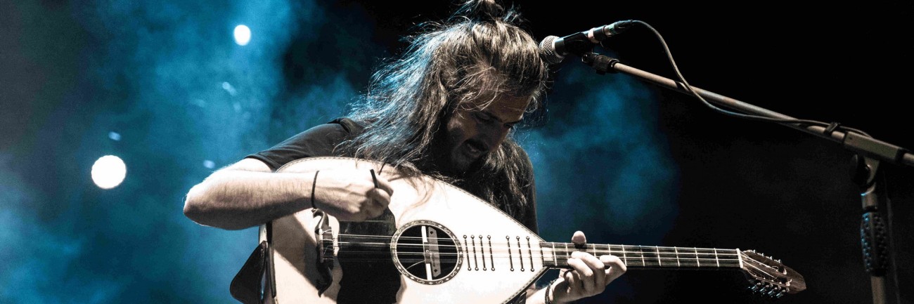 ΦΕΣΤΙΒΑΛ ΣΤΗΝ ΣΚΙΑ ΤΩΝ ΒΡΑΧΩΝ: ΓΙΑΝΝΗΣ ΧΑΡΟΥΛΗΣ, Δευτέρα 3, Τρίτη 4 Σεπτεμβρίου 