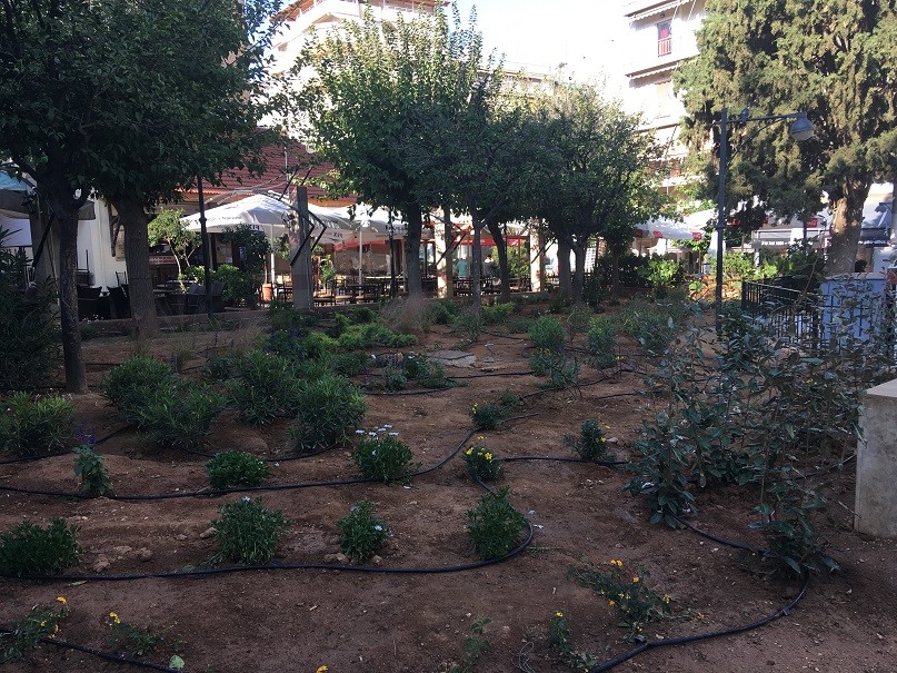 Ομορφαίνει η πόλη του Βύρωνα μετά τις παρεμβάσεις στους χώρους πρασίνου