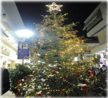 Κεφάτη και μαζική η προσέλευση των πολιτών του  Βύρωνα,  στη Χριστουγεννιάτικη εκδήλωση της Αγοράς