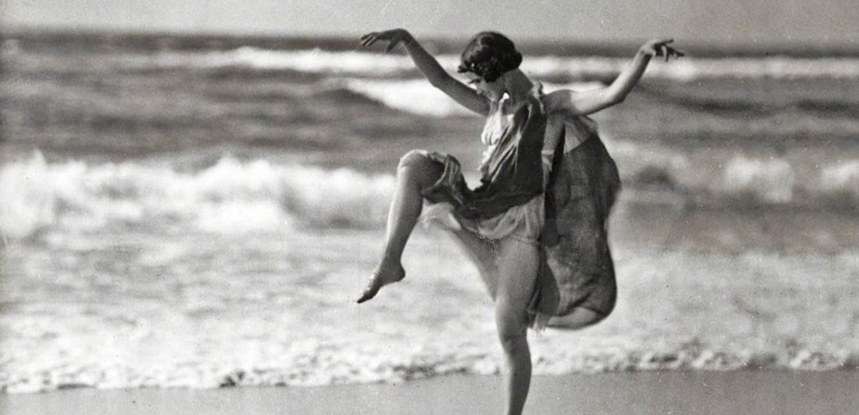 Μαθήματα για το χορό της Isadora Duncan σε παιδιά 5 - 12 ετών από το Isadora Duncan Dance Foundation της Νέας Υόρκης