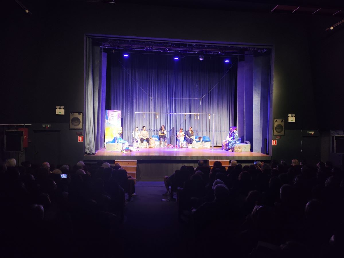 Με μεγάλη επιτυχία πραγματοποιήθηκε η θεατρική παράσταση «Το μεγάλο μας λεωφορείο» από τo Β’ Θεατρικό Eργαστήρι Δήμου Βύρωνα 