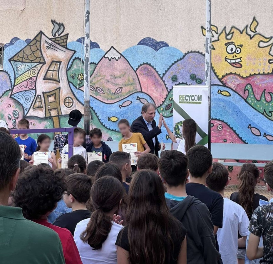 Βράβευση του 9ου Δημοτικού Σχολείου Βύρωνα για την 2η θέση στο Πρωτάθλημα Ανακύκλωσης