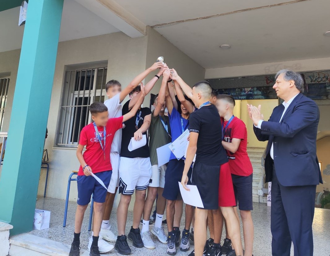 Βράβευση του 1ου Γυμνασίου Βύρωνα για τα Παμβυρώνεια 2024