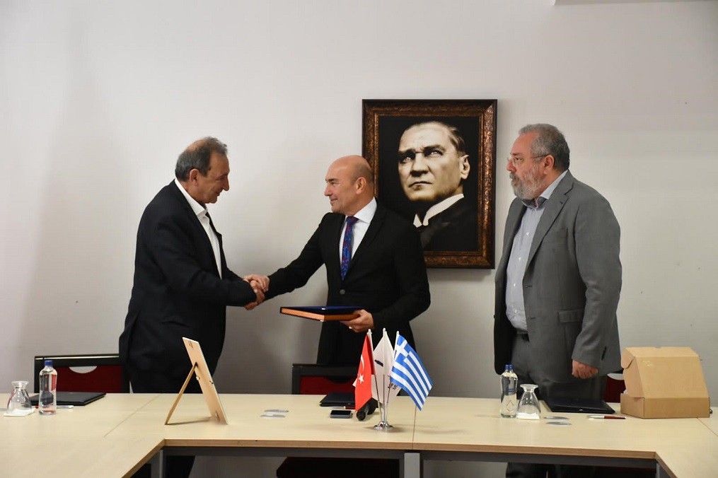 Σε θερμό κλίμα Ειρήνης και Φιλίας η επίσκεψη του Δημάρχου Βύρωνα στη Σμύρνη - Υπεγράφη Διακήρυξη Φιλίας και Συνεργασίας