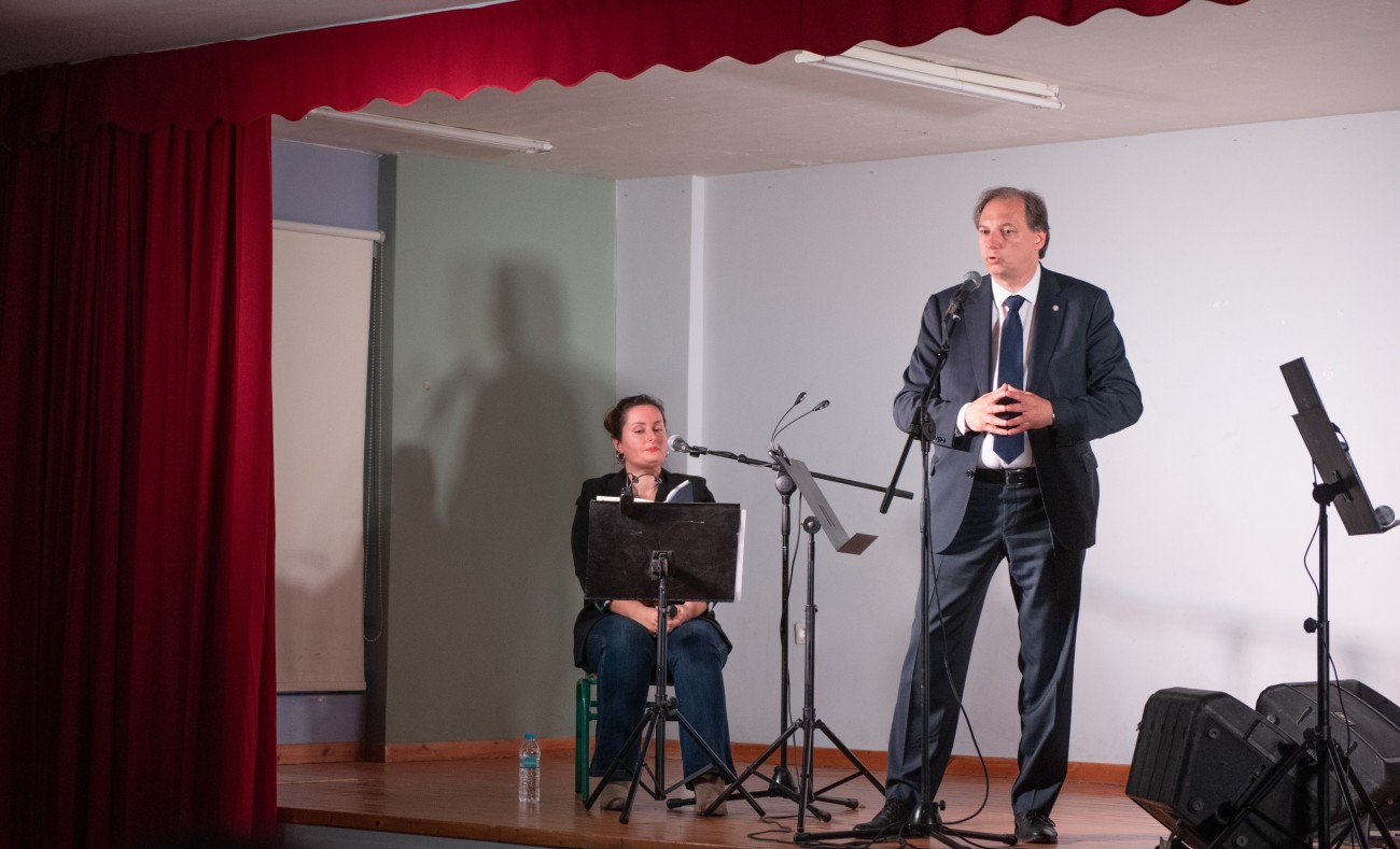 Με μεγάλη επιτυχία πραγματοποιήθηκε στην αίθουσα εκδηλώσεων του 7ου Δημ. Σχολείου η εκδήλωση «1824-2024, 200 χρόνια Λόρδος Βύρων» 