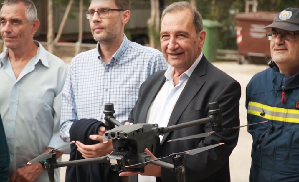 Δύο drones για την εναέρια επιτήρηση του Υμηττού, παρέλαβε ο Δήμος Βύρωνα