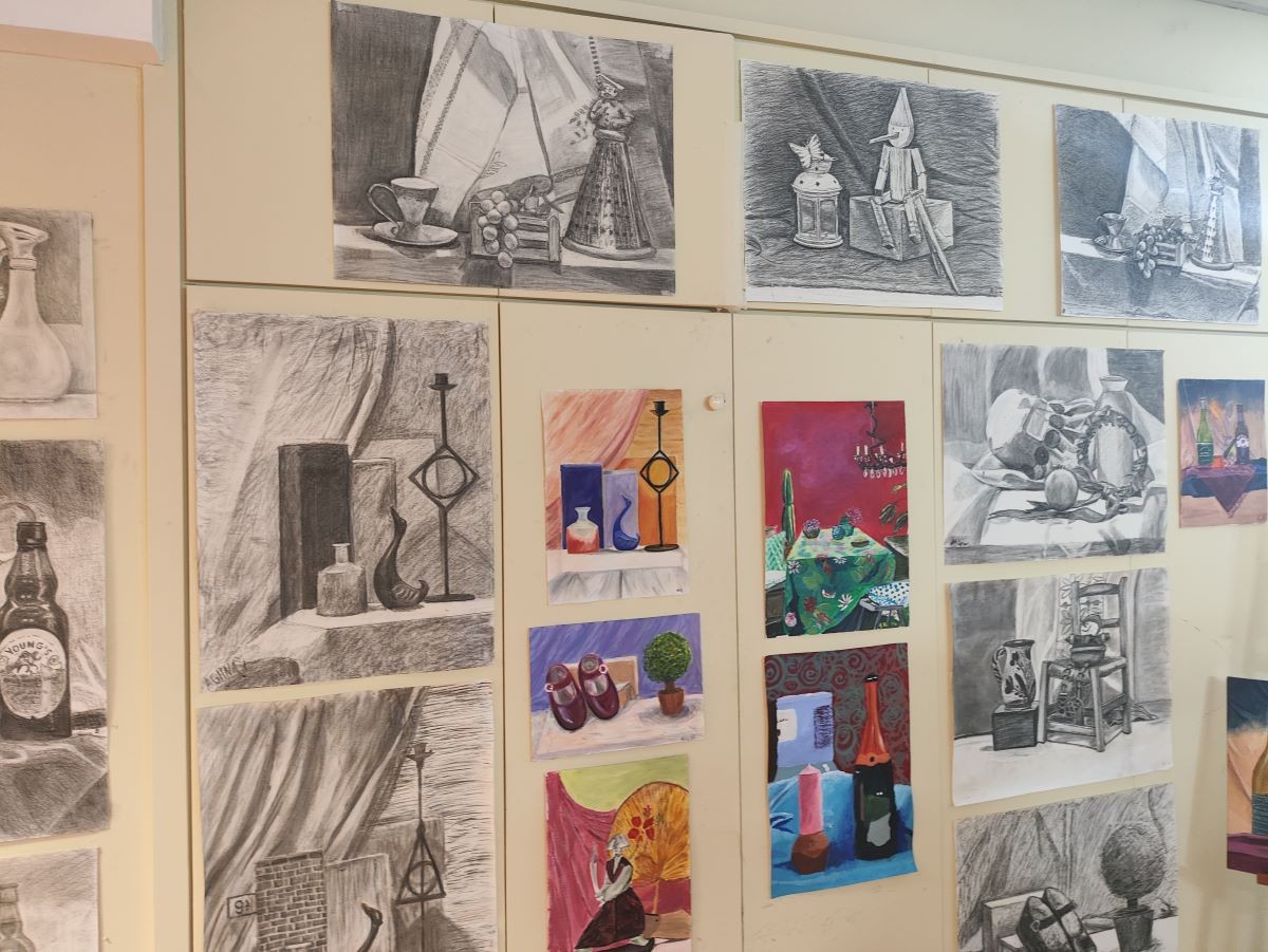 Με μεγάλη επιτυχία πραγματοποιήθηκε η έναρξη της έκθεσης ζωγραφικής του Εργαστηρίου Ζωγραφικής του Δήμου Βύρωνα