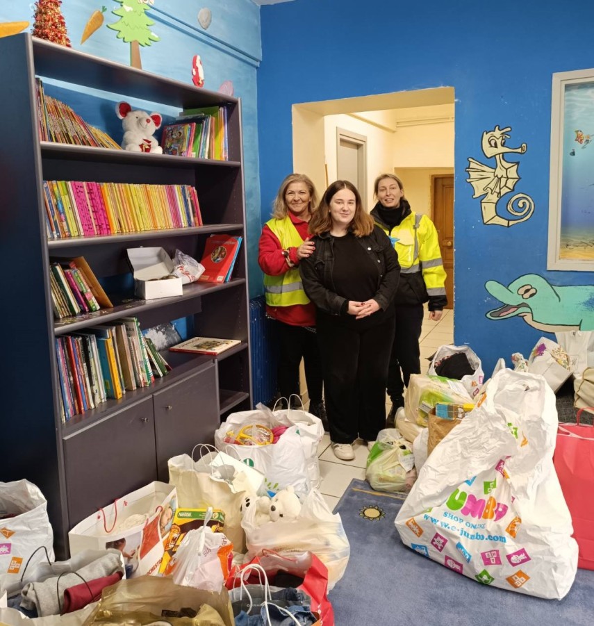 Παραδόθηκαν είδη πρώτης ανάγκης, παιχνίδια κ.α. στο 