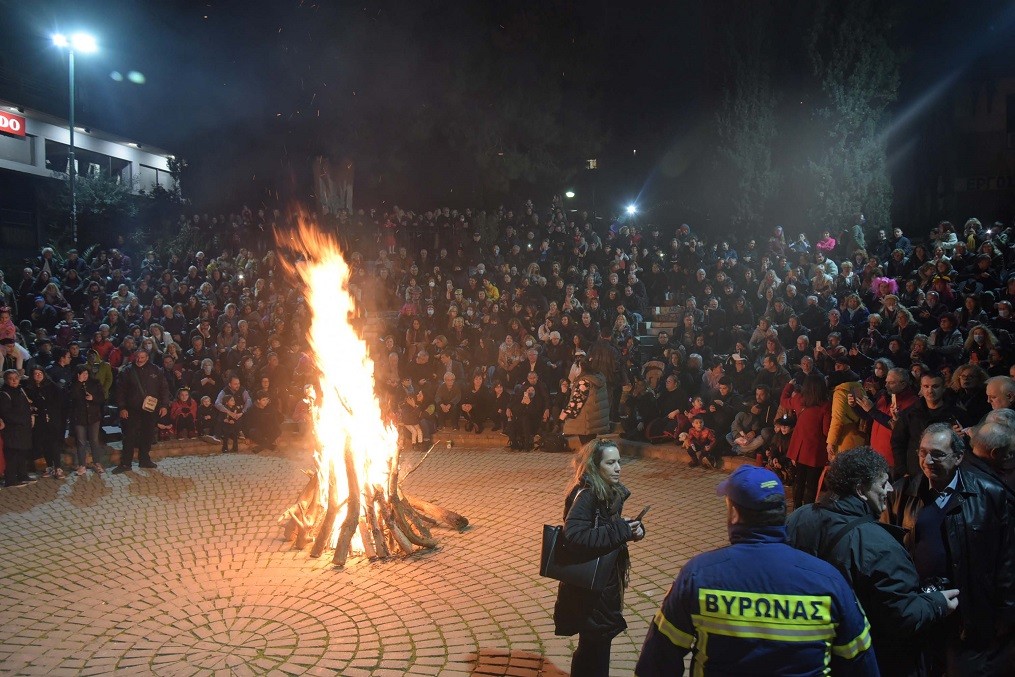 Με μεγάλη επιτυχία αναβίωσε το αποκριάτικο έθιμο «Τζαμάλα» στο κέντρο του Βύρωνα