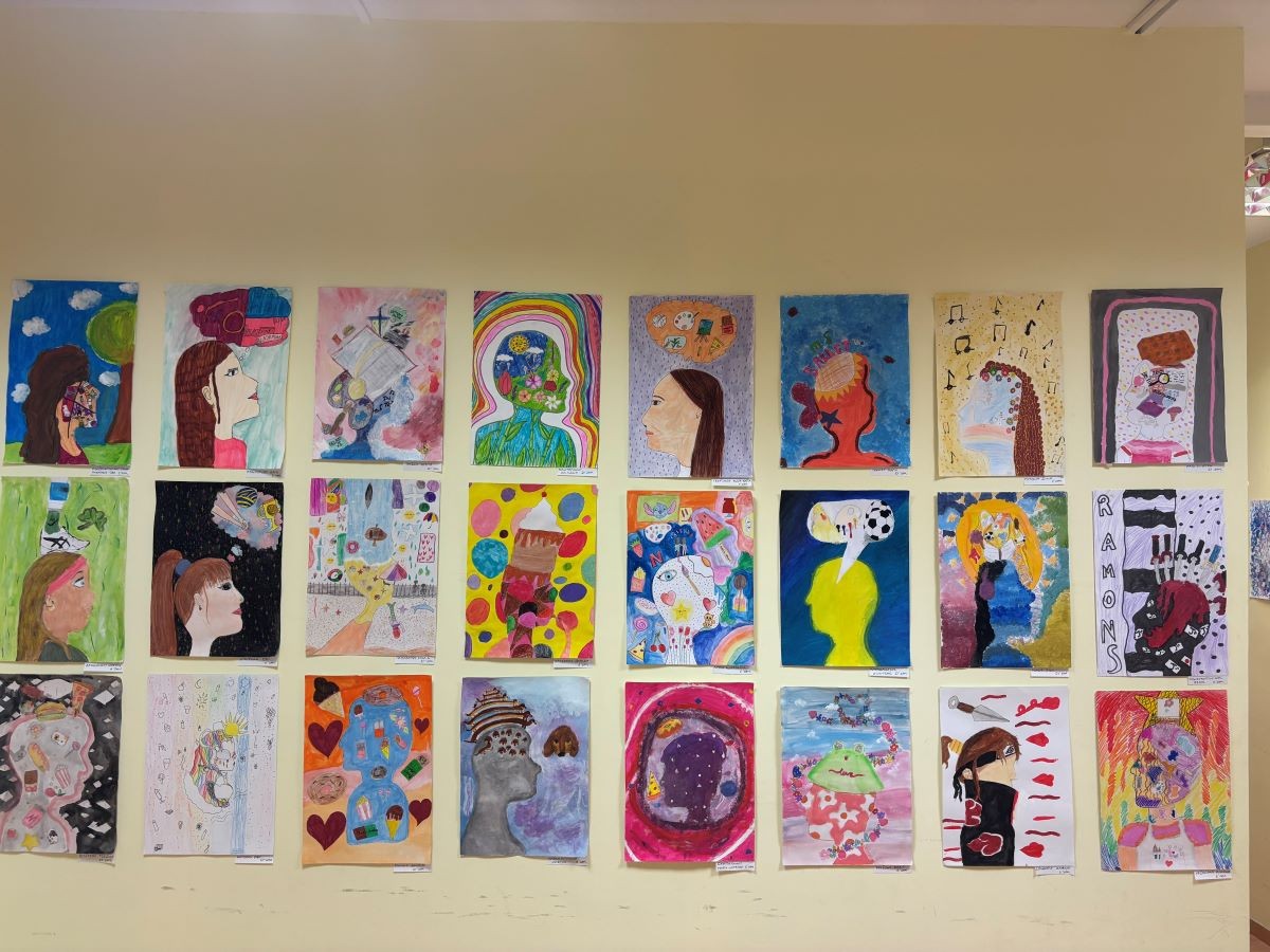 Με μεγάλη επιτυχία πραγματοποιήθηκε η έναρξη της Έκθεσης Ζωγραφικής των Καλλιτεχνικών Εργαστηρίων Δήμου Βύρωνα